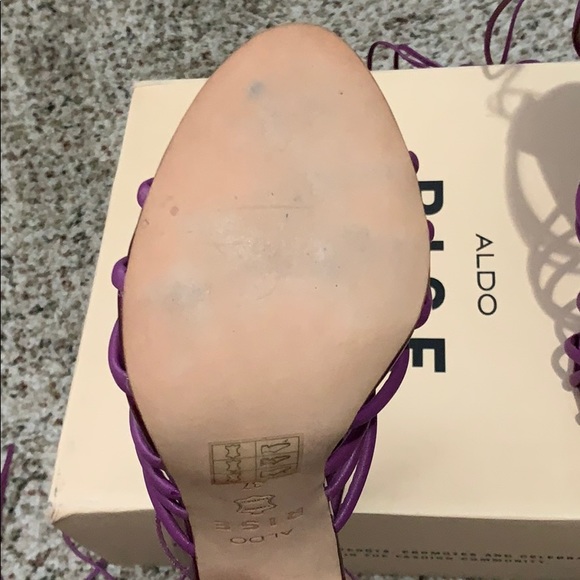 Also RISE sandals (string-up) - Picture 4 of 7